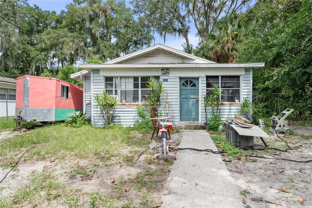 For Sale: $159,900 (3 beds, 2 baths, 1286 Square Feet)