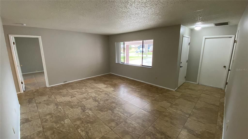 For Rent: $2,150 (3 beds, 2 baths, 1232 Square Feet)