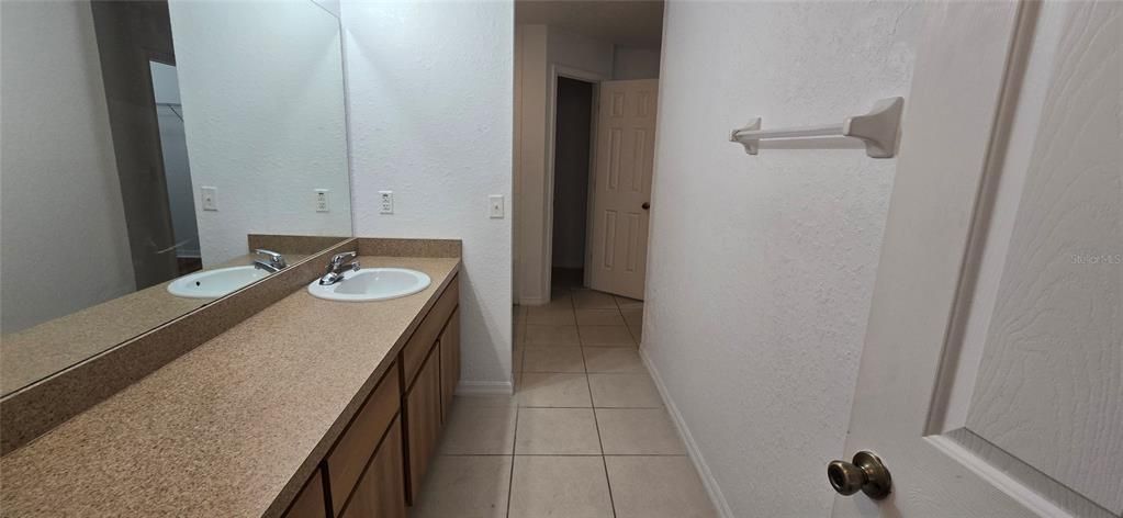 For Rent: $1,695 (4 beds, 2 baths, 1663 Square Feet)