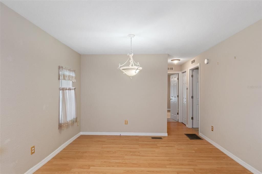 For Sale: $155,000 (2 beds, 2 baths, 1344 Square Feet)