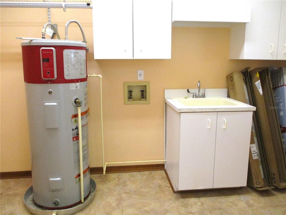 Laundry Room w/UtilSk & HWH