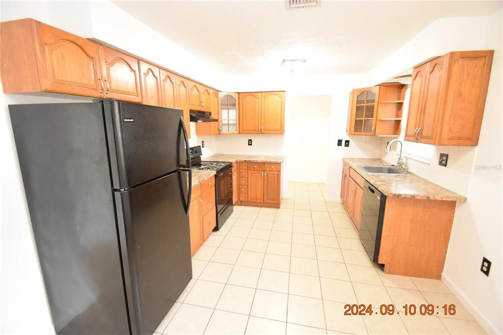 For Rent: $1,550 (2 beds, 1 baths, 1056 Square Feet)