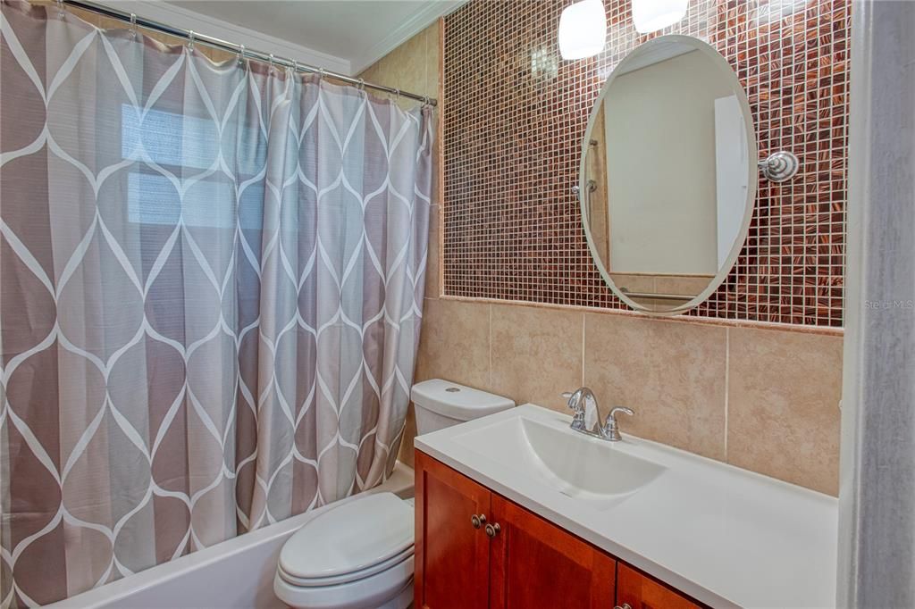 For Sale: $358,500 (2 beds, 1 baths, 1126 Square Feet)