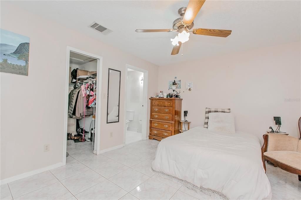 Active With Contract: $348,000 (3 beds, 2 baths, 1244 Square Feet)