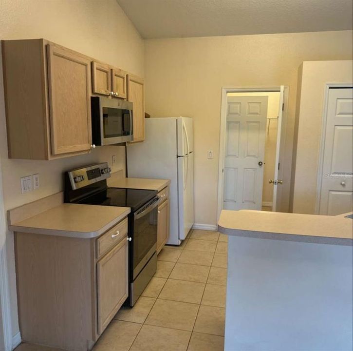 For Rent: $1,695 (3 beds, 2 baths, 1396 Square Feet)