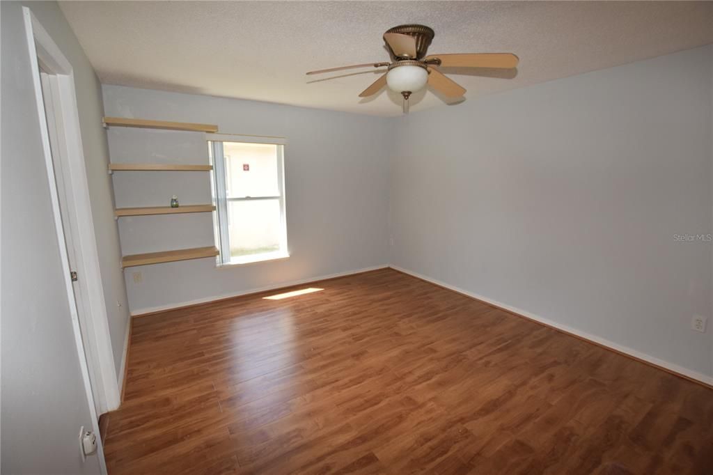 For Rent: $2,100 (3 beds, 2 baths, 1408 Square Feet)