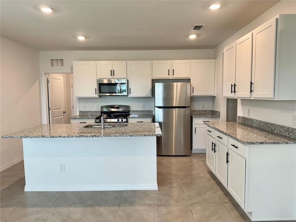 For Rent: $2,600 (3 beds, 2 baths, 1536 Square Feet)