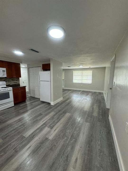 For Rent: $1,600 (3 beds, 1 baths, 1392 Square Feet)