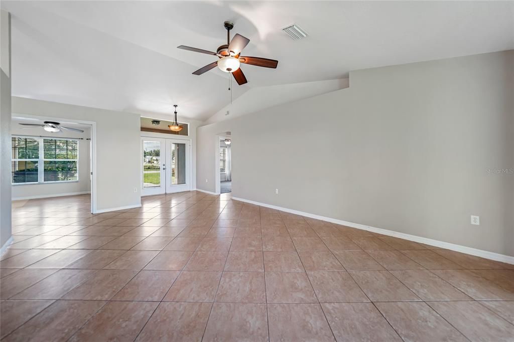 Active With Contract: $305,000 (3 beds, 2 baths, 1617 Square Feet)