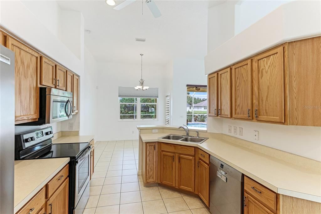 For Sale: $475,000 (3 beds, 2 baths, 1590 Square Feet)