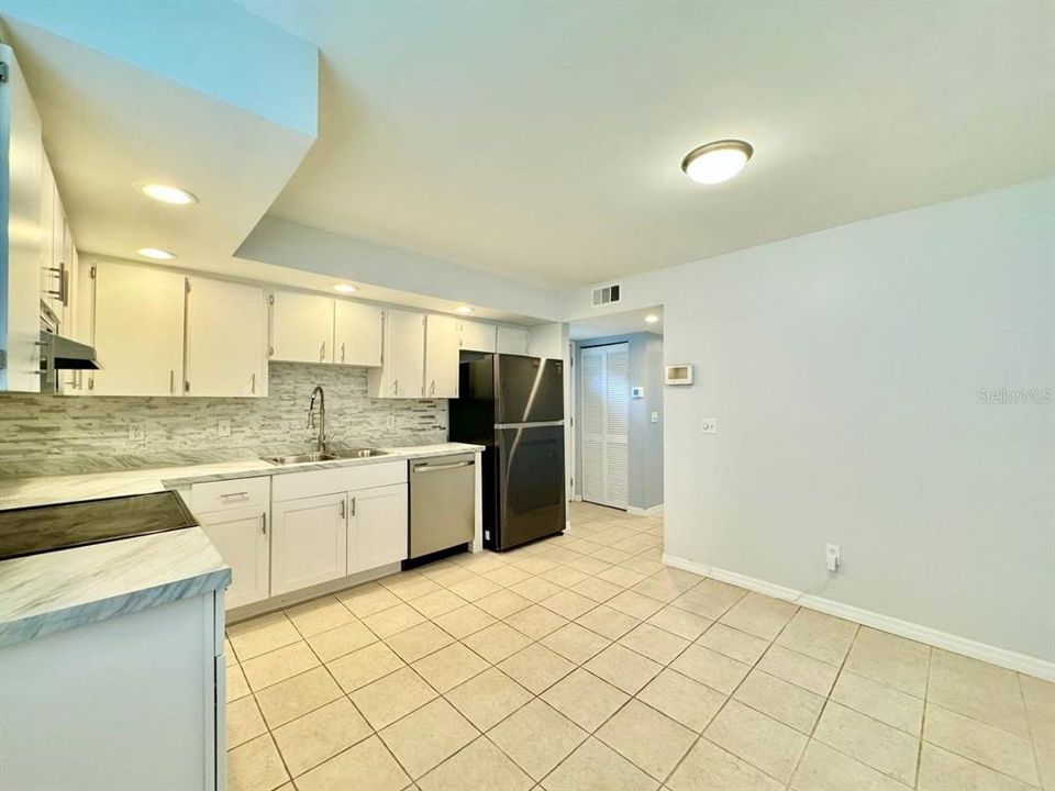 For Rent: $1,850 (2 beds, 1 baths, 1151 Square Feet)