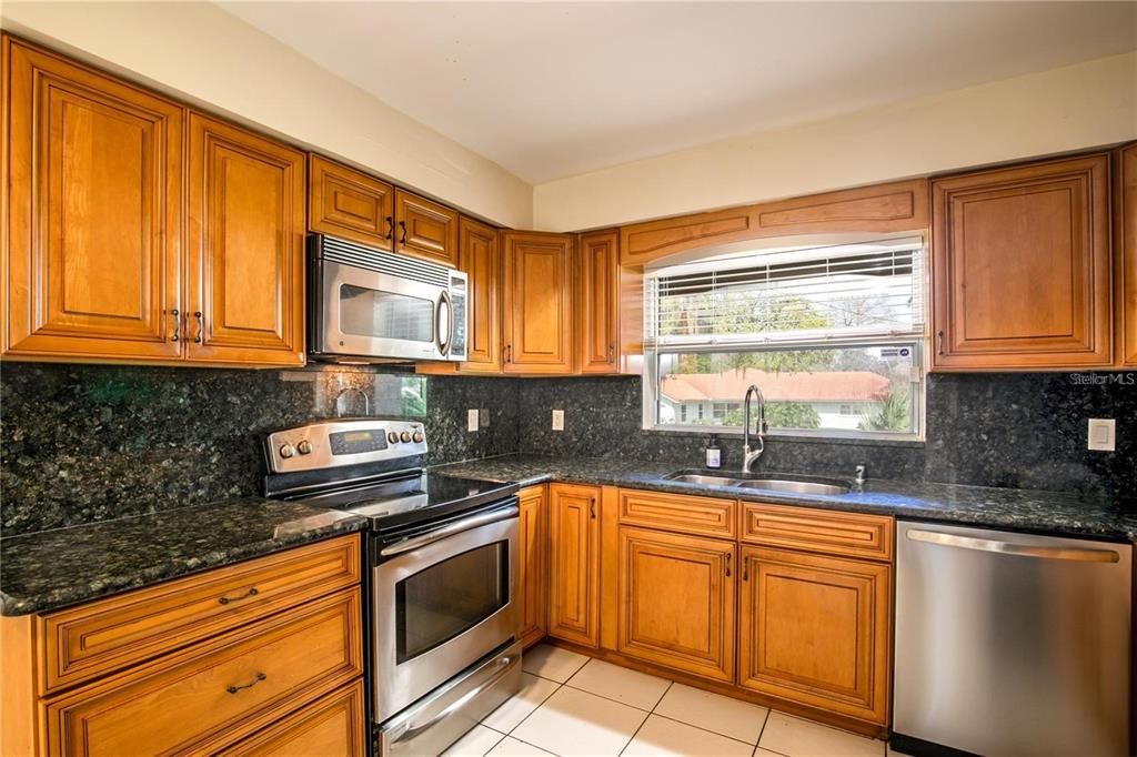 For Rent: $1,950 (3 beds, 2 baths, 1726 Square Feet)