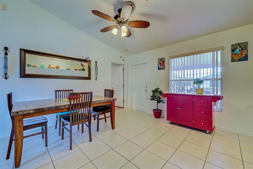 For Sale: $299,900 (3 beds, 2 baths, 1200 Square Feet)