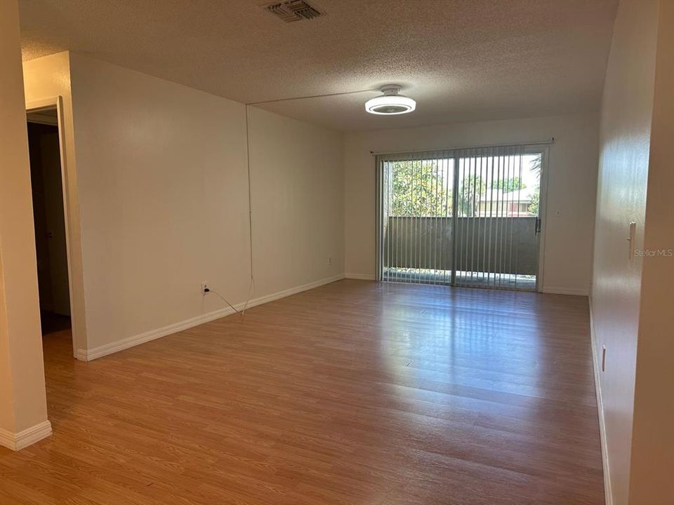 For Sale: $195,000 (2 beds, 2 baths, 1126 Square Feet)