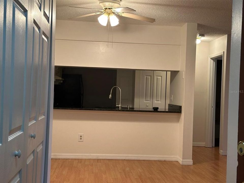 For Sale: $195,000 (2 beds, 2 baths, 1126 Square Feet)