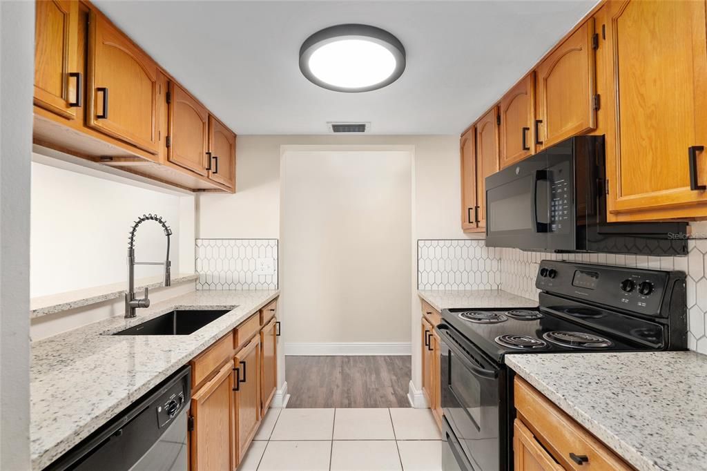 For Rent: $1,594 (3 beds, 2 baths, 1370 Square Feet)