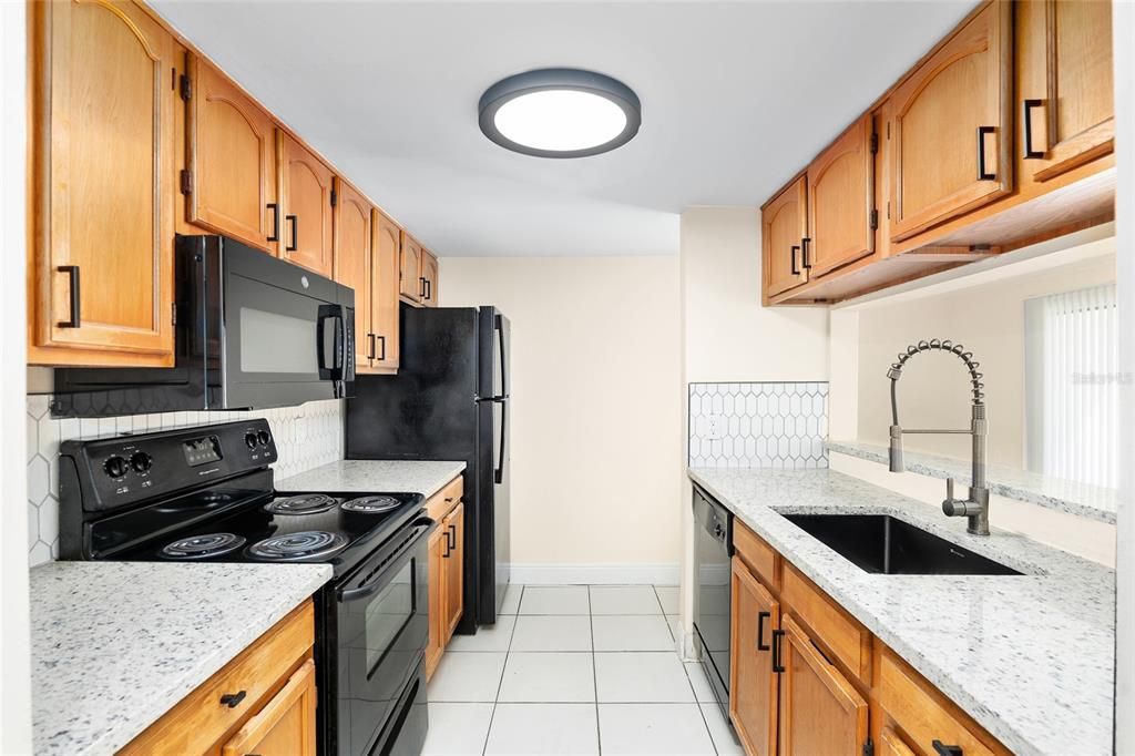 For Rent: $1,594 (3 beds, 2 baths, 1370 Square Feet)