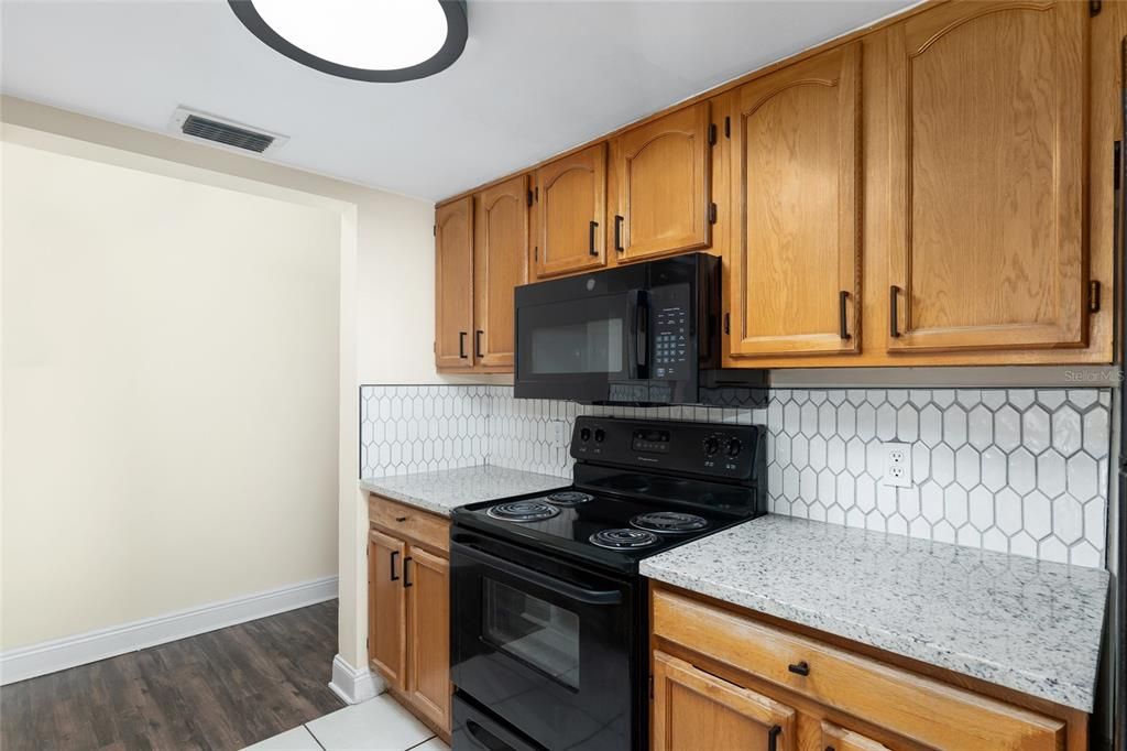 For Rent: $1,594 (3 beds, 2 baths, 1370 Square Feet)