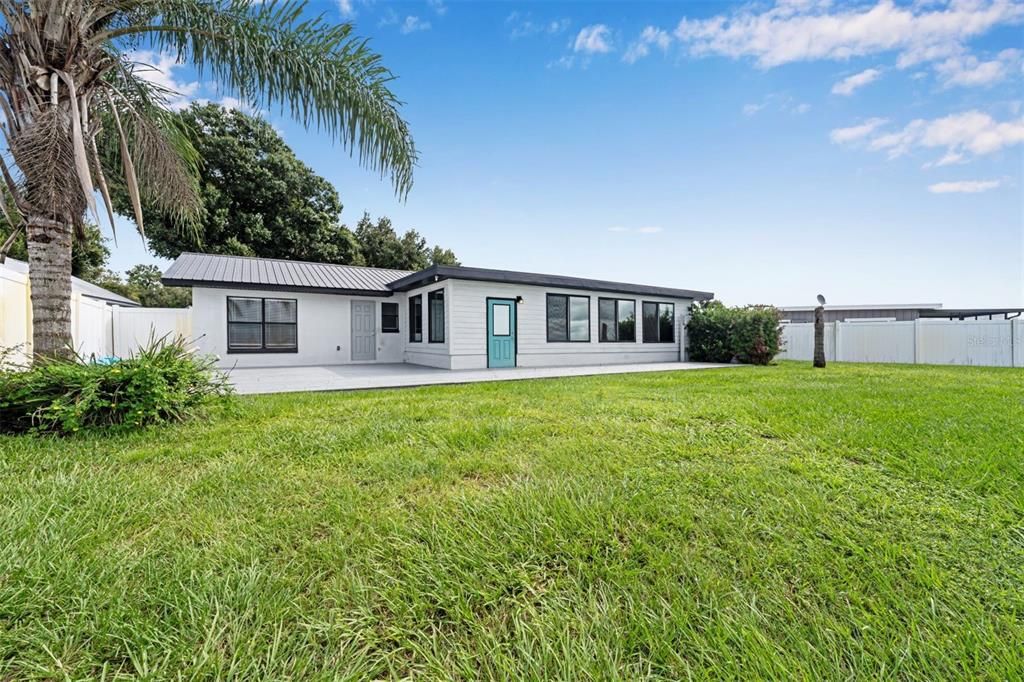 Recently Sold: $550,000 (4 beds, 2 baths, 1687 Square Feet)