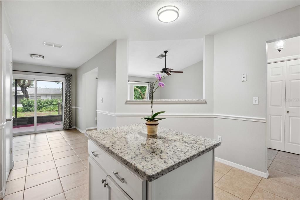 Active With Contract: $279,900 (3 beds, 2 baths, 1465 Square Feet)