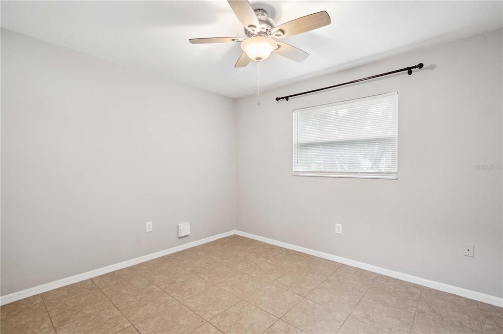 Active With Contract: $279,900 (3 beds, 2 baths, 1465 Square Feet)