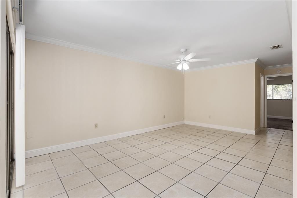 For Rent: $1,199 (1 beds, 1 baths, 769 Square Feet)