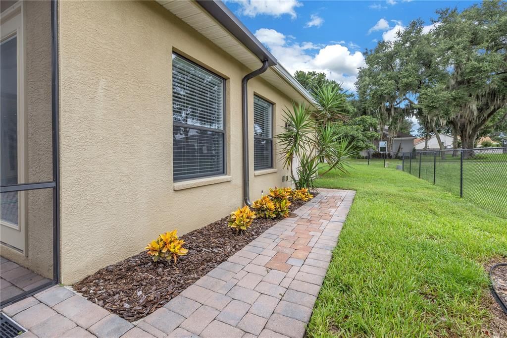 Separate entrance in back of home to Bedroom 4 or en suite