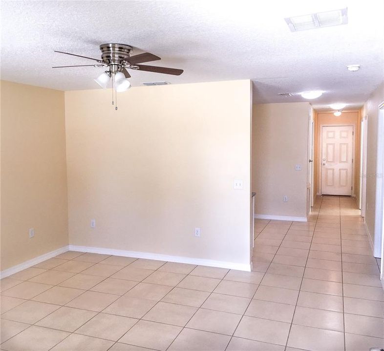 For Rent: $1,650 (3 beds, 2 baths, 2220 Square Feet)