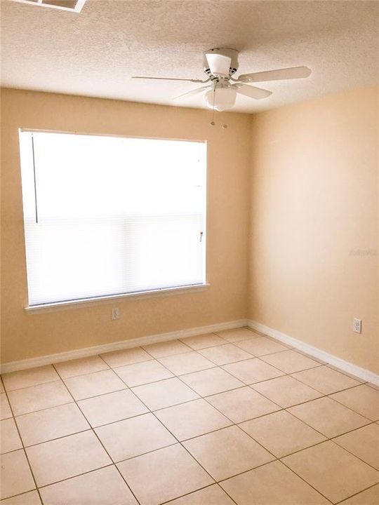 For Rent: $1,650 (3 beds, 2 baths, 2220 Square Feet)