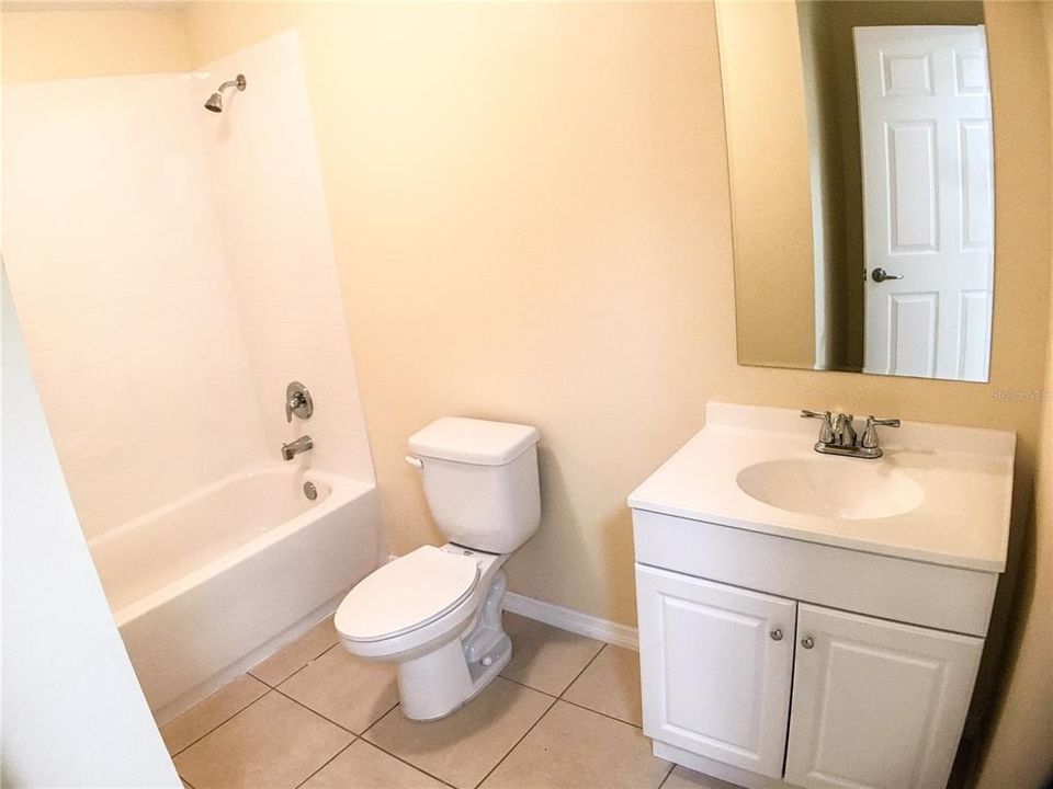 For Rent: $1,650 (3 beds, 2 baths, 2220 Square Feet)