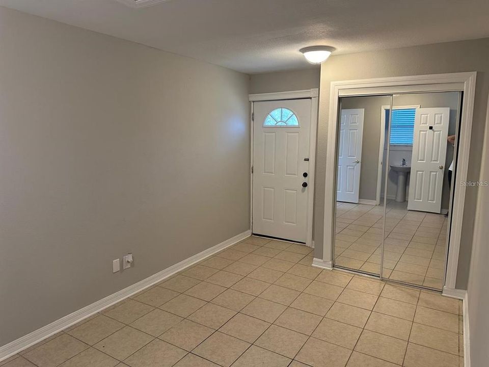 For Rent: $1,400 (1 beds, 1 baths, 400 Square Feet)