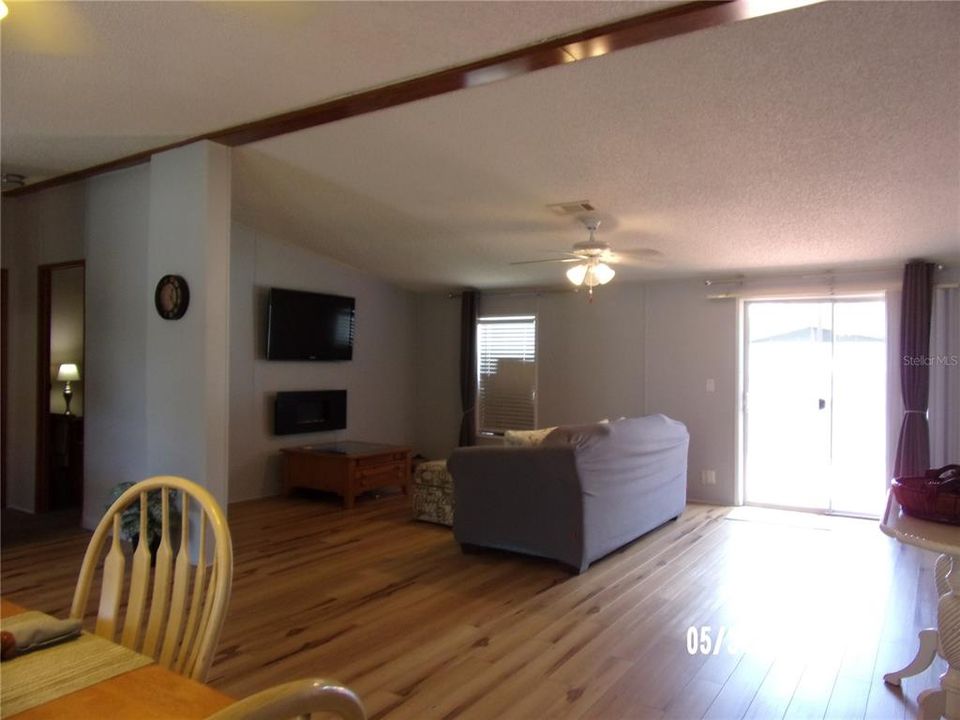 For Sale: $205,000 (3 beds, 2 baths, 1508 Square Feet)