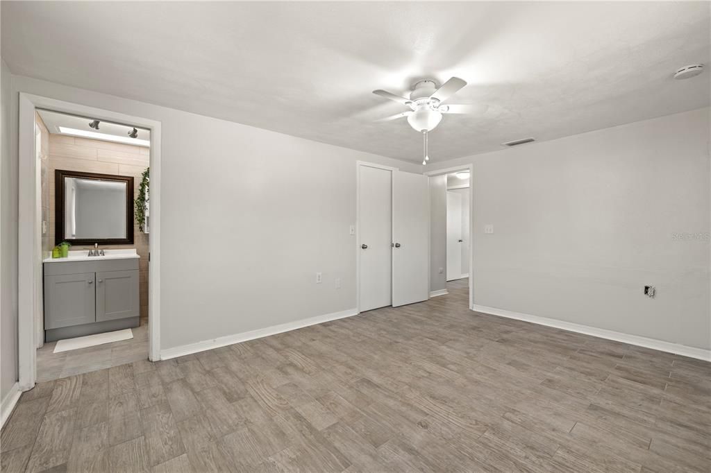 For Rent: $2,200 (2 beds, 2 baths, 1296 Square Feet)