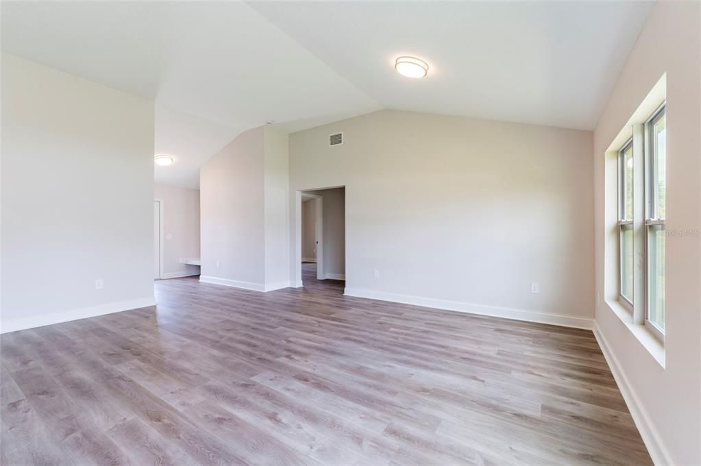 For Sale: $330,000 (3 beds, 2 baths, 1620 Square Feet)