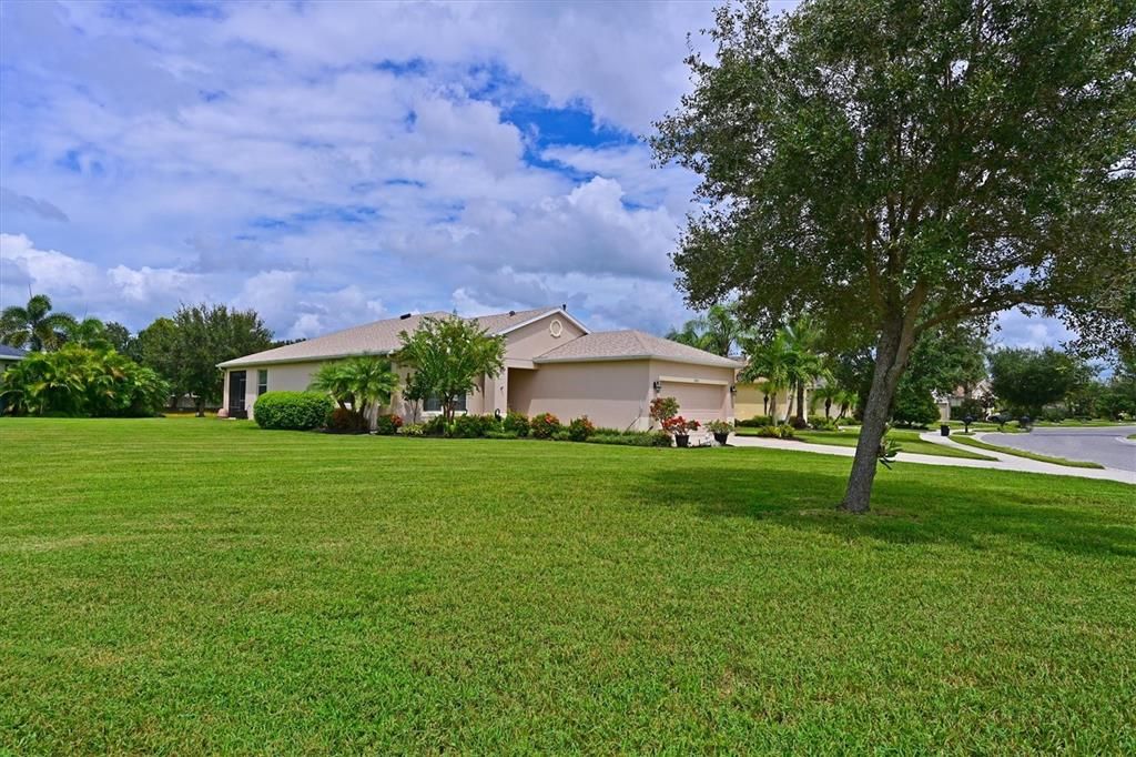 For Sale: $576,720 (3 beds, 2 baths, 2136 Square Feet)