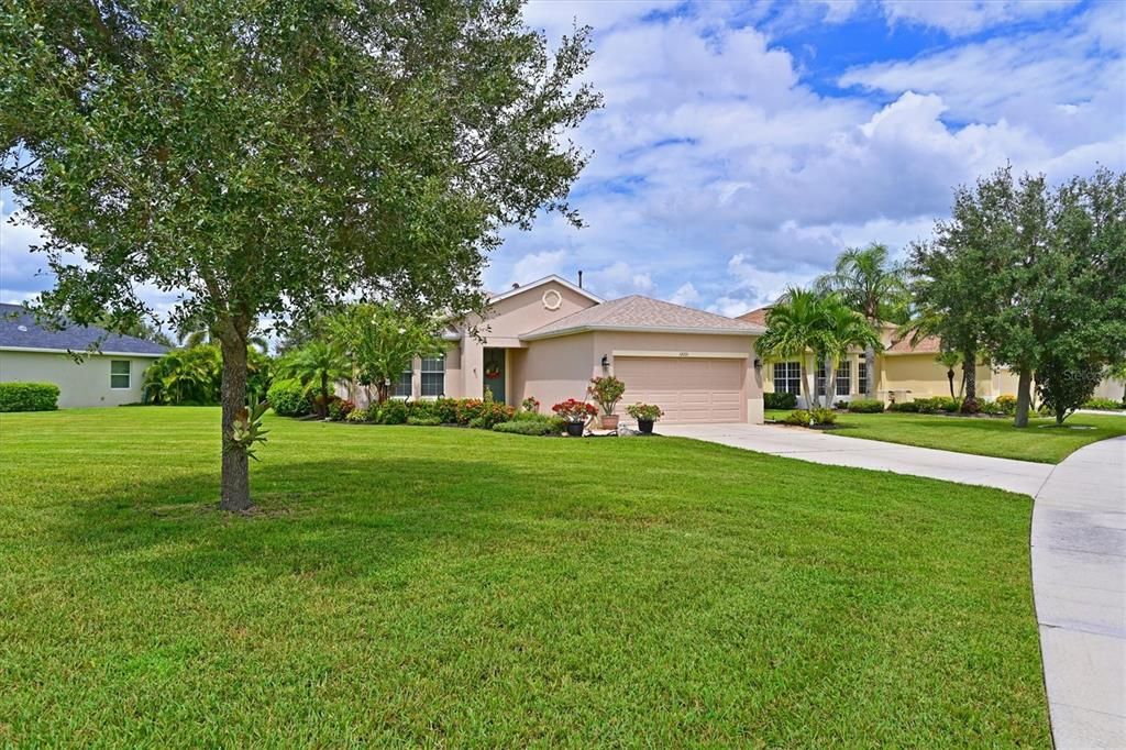 For Sale: $576,720 (3 beds, 2 baths, 2136 Square Feet)