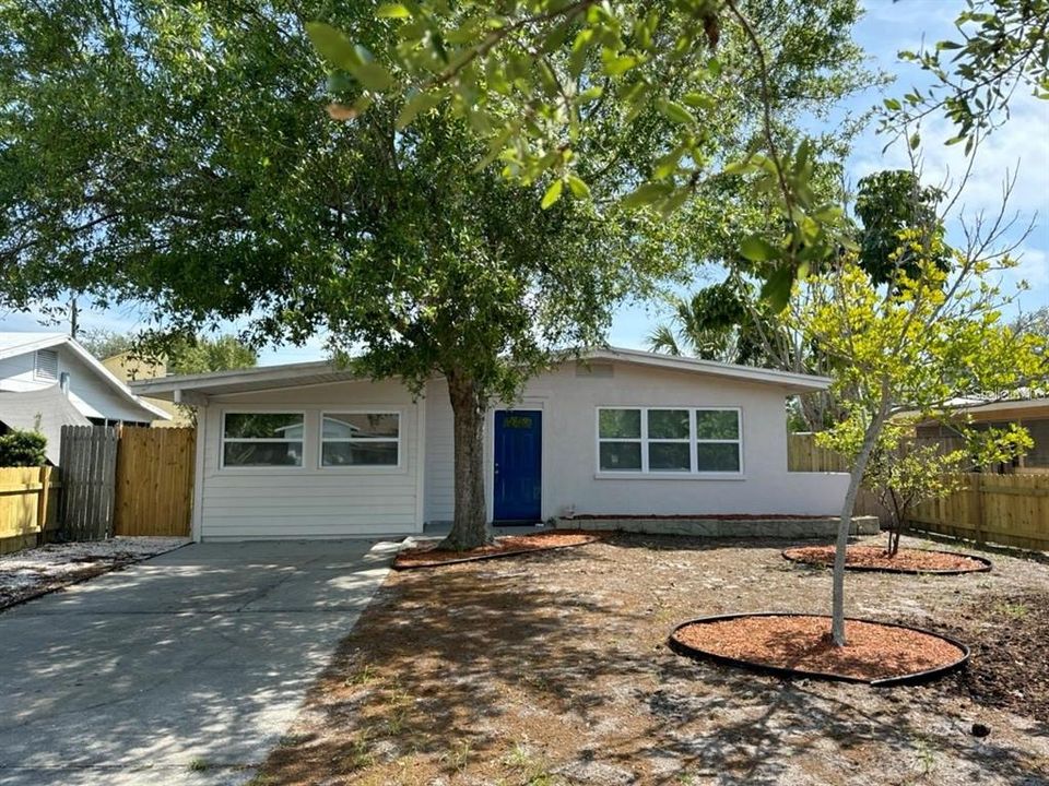 For Sale: $459,900 (3 beds, 2 baths, 1516 Square Feet)