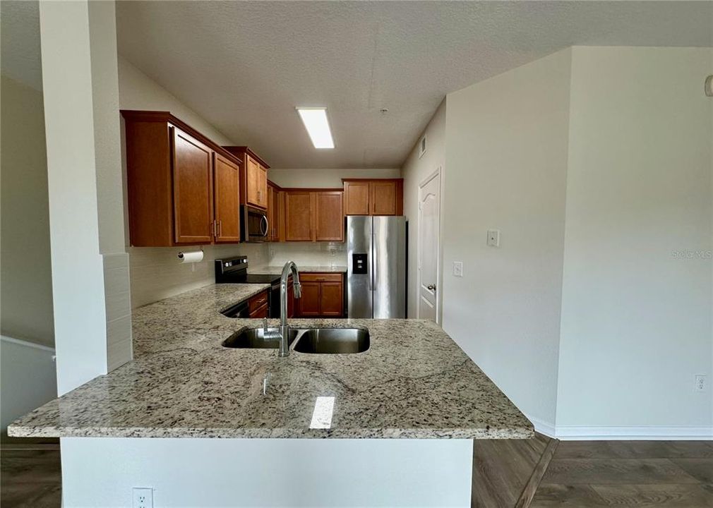 Kitchen with breakfast bar