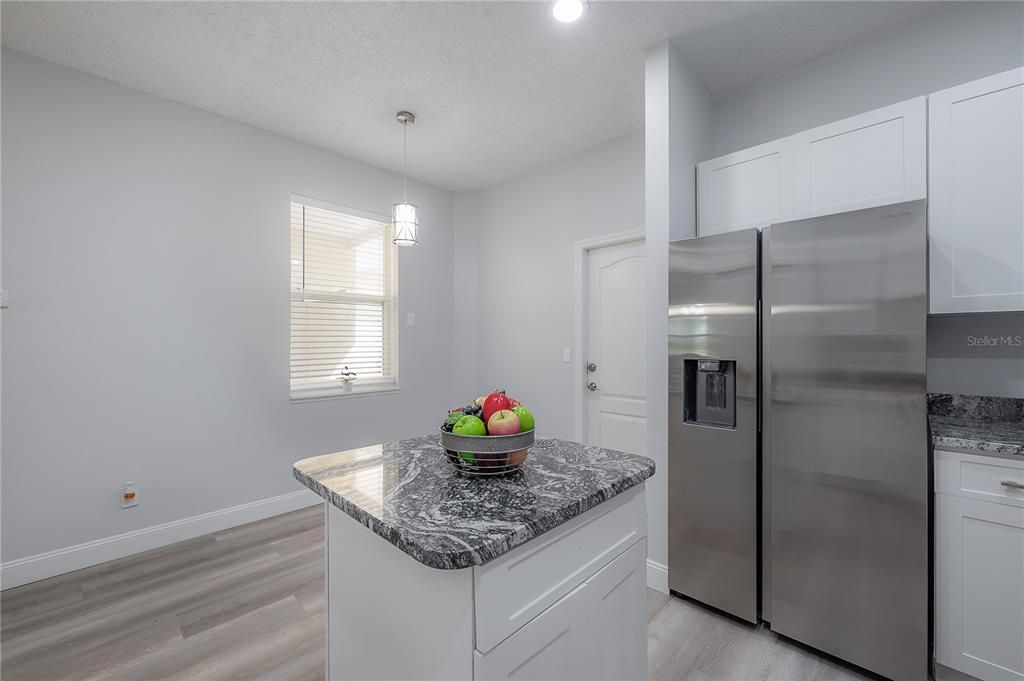 Kitchen with eat in area or breakfast nook