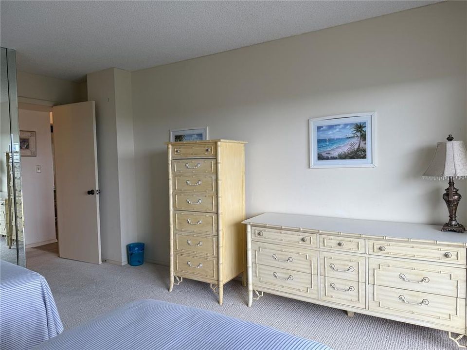 Activo con contrato: $3,500 (2 camas, 2 baños, 1275 Pies cuadrados)