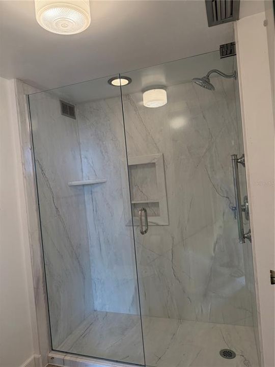 Activo con contrato: $3,500 (2 camas, 2 baños, 1275 Pies cuadrados)