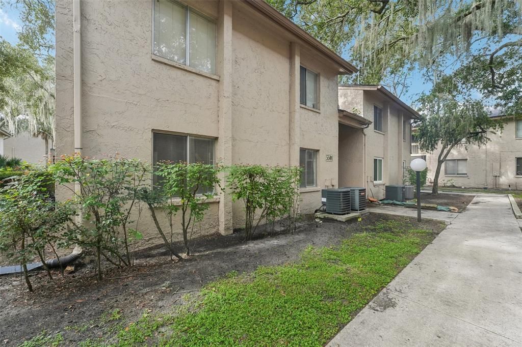 For Sale: $145,000 (2 beds, 2 baths, 975 Square Feet)