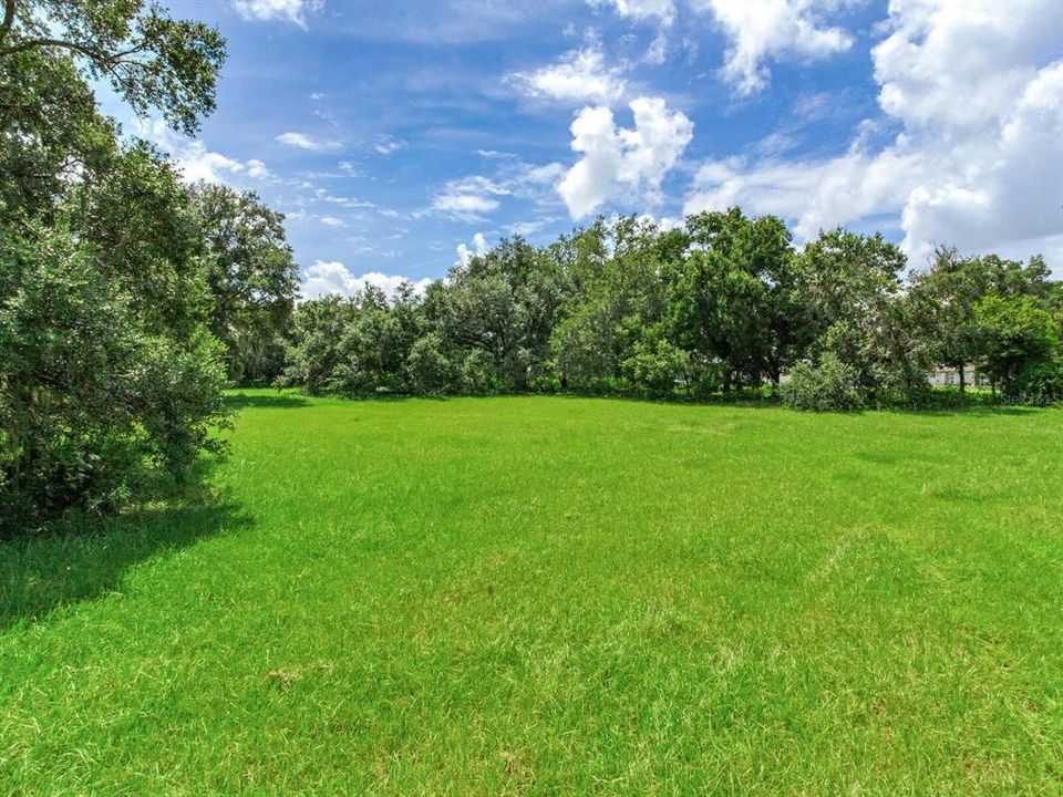 На продажу: $550,000 (4.49 acres)