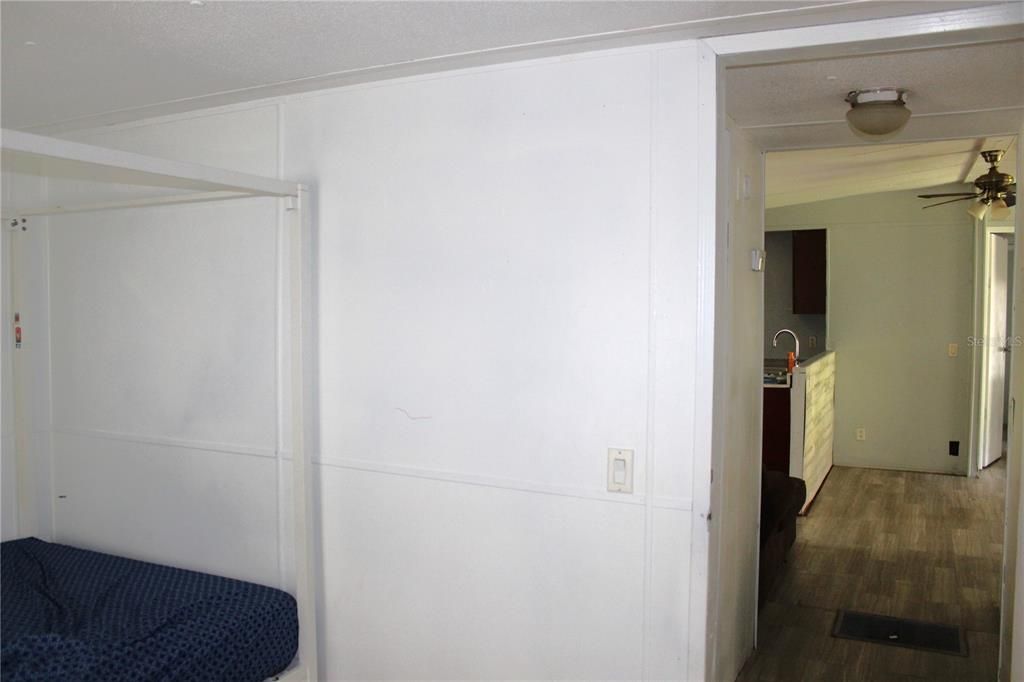 For Sale: $117,000 (3 beds, 2 baths, 960 Square Feet)