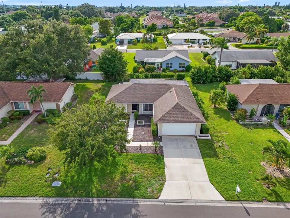 For Sale: $420,000 (2 beds, 2 baths, 1342 Square Feet)