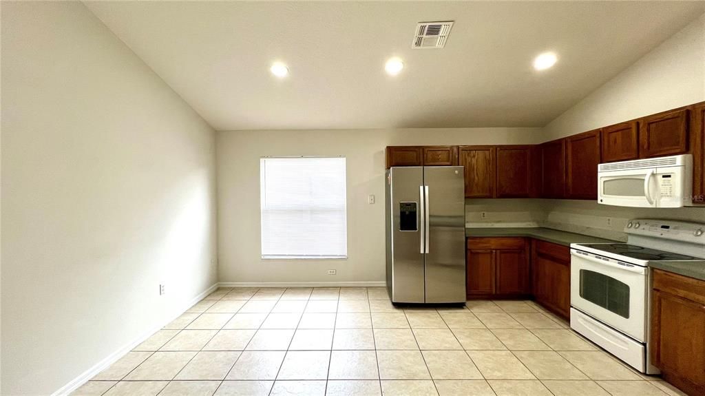 For Rent: $1,920 (4 beds, 3 baths, 1749 Square Feet)