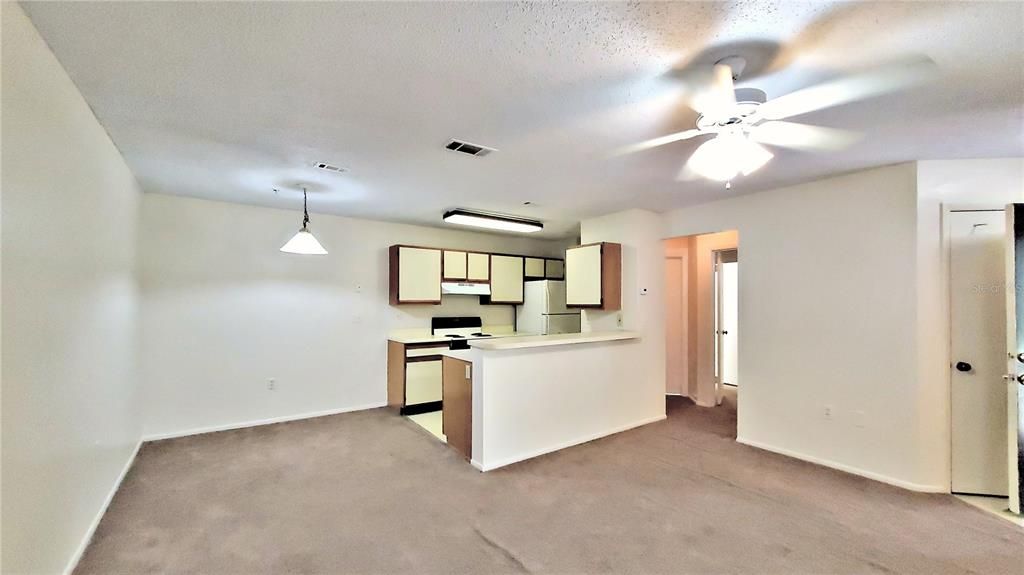 For Rent: $1,200 (1 beds, 1 baths, 771 Square Feet)