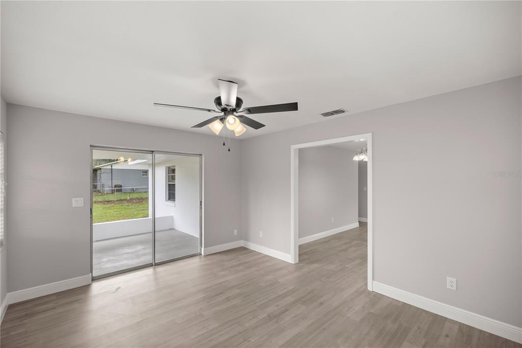 For Sale: $269,900 (3 beds, 2 baths, 1392 Square Feet)