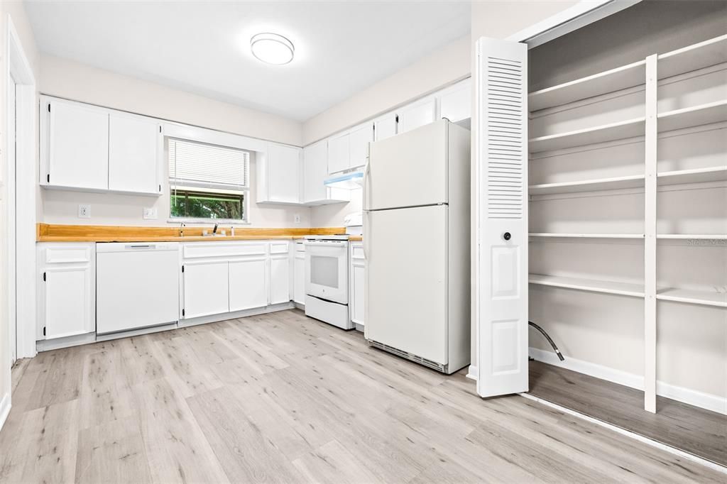 For Sale: $324,900 (3 beds, 2 baths, 1502 Square Feet)