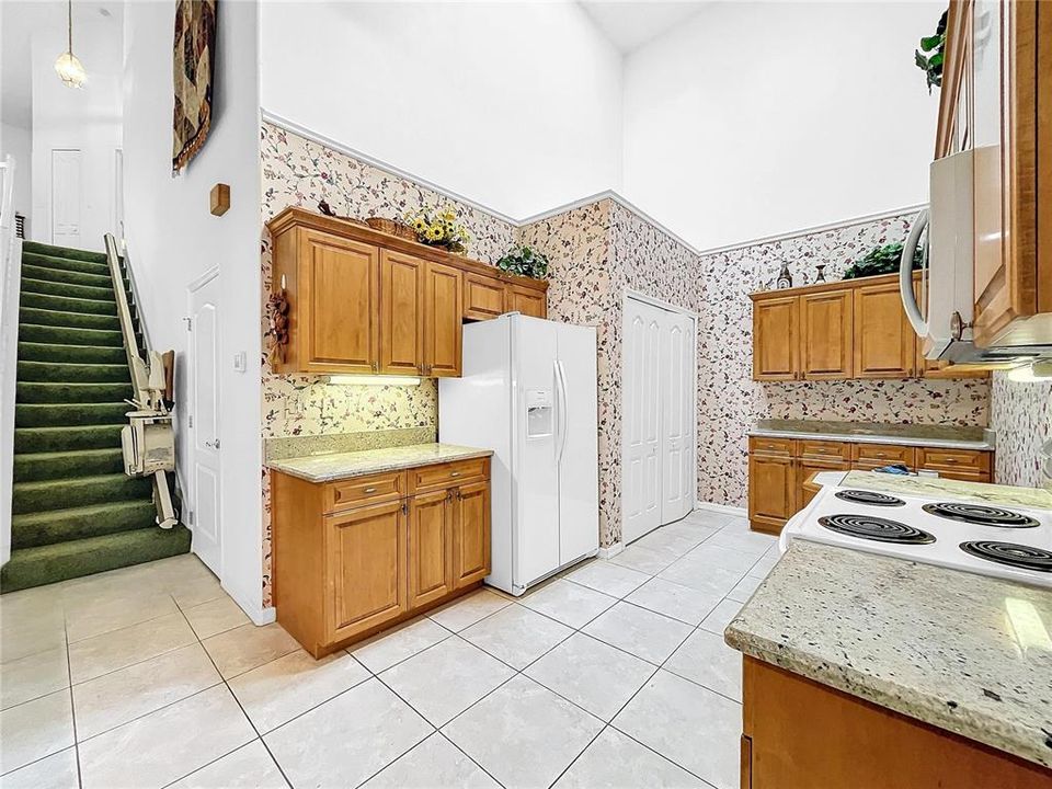 For Sale: $490,000 (2 beds, 2 baths, 2000 Square Feet)